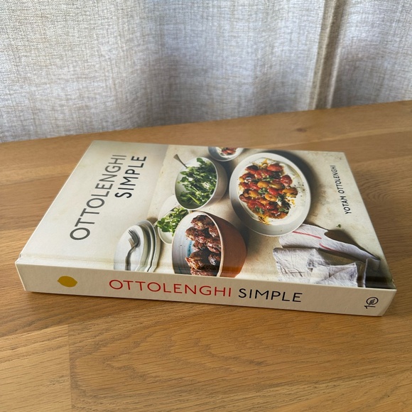 Ottolenghi Simple Cookbook by Yotam Ottolenghi - Picture 2 of 8